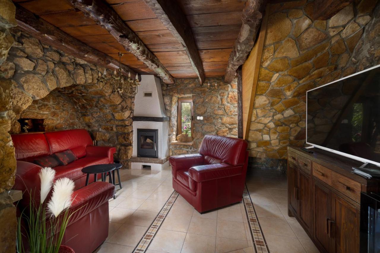 Stone Lady Holiday Home With Pool&Hot Tub,Sauna,Bbq,Garden Rasopasno Екстериор снимка
