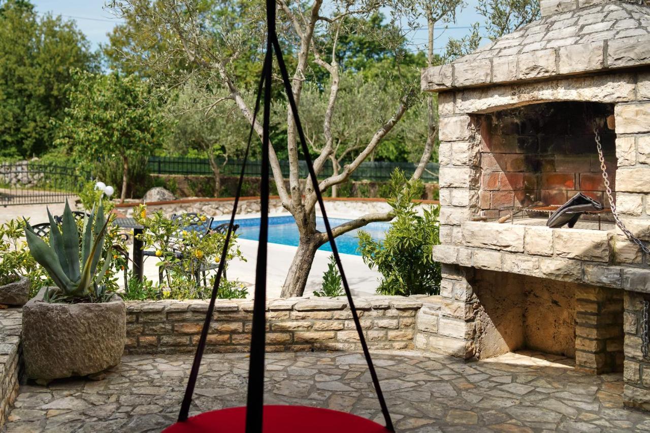 Stone Lady Holiday Home With Pool&Hot Tub,Sauna,Bbq,Garden Rasopasno Екстериор снимка
