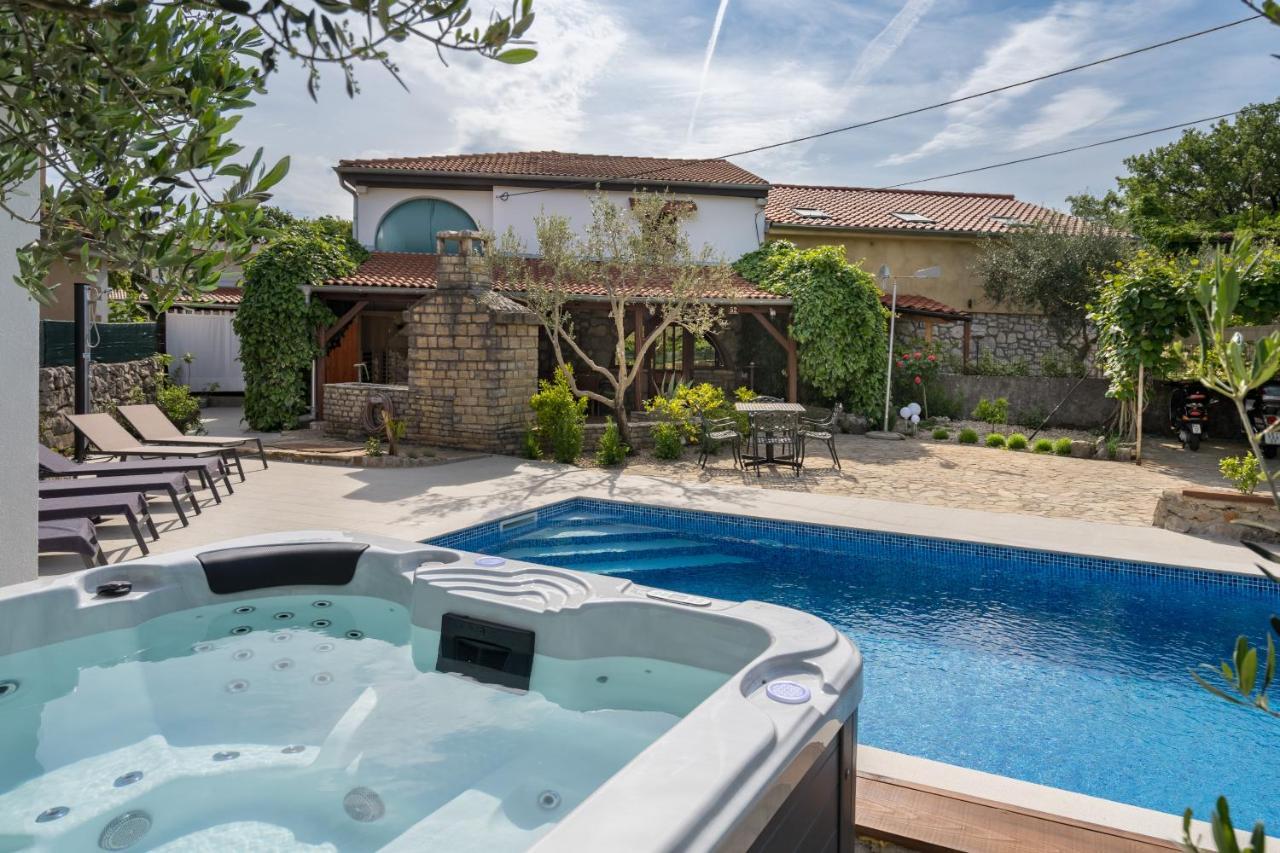 Stone Lady Holiday Home With Pool&Hot Tub,Sauna,Bbq,Garden Rasopasno Екстериор снимка