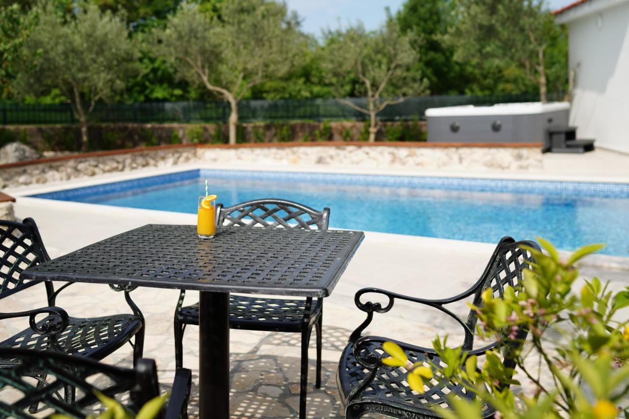 Stone Lady Holiday Home With Pool&Hot Tub,Sauna,Bbq,Garden Rasopasno Екстериор снимка
