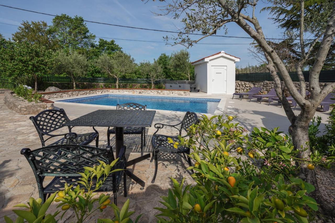 Stone Lady Holiday Home With Pool&Hot Tub,Sauna,Bbq,Garden Rasopasno Екстериор снимка